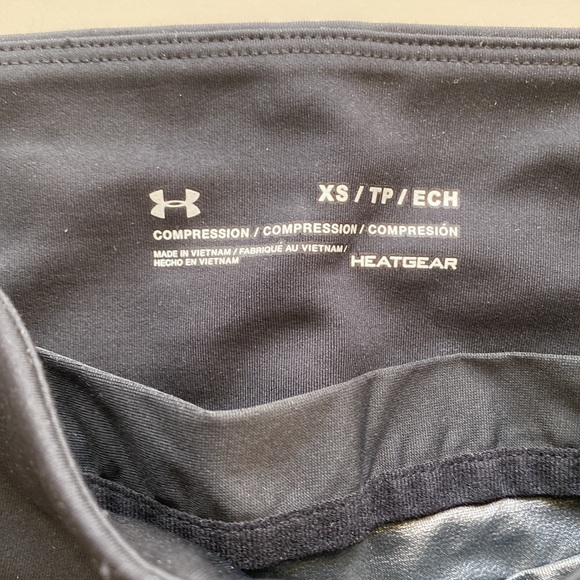 NWT Under Armour Compression Workout Leggings (Heat Gear) - Picture 4 of 7